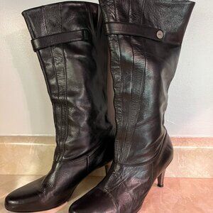 Women's Velez Colombian Leather boots size 40 (European) 9 (U.S.)